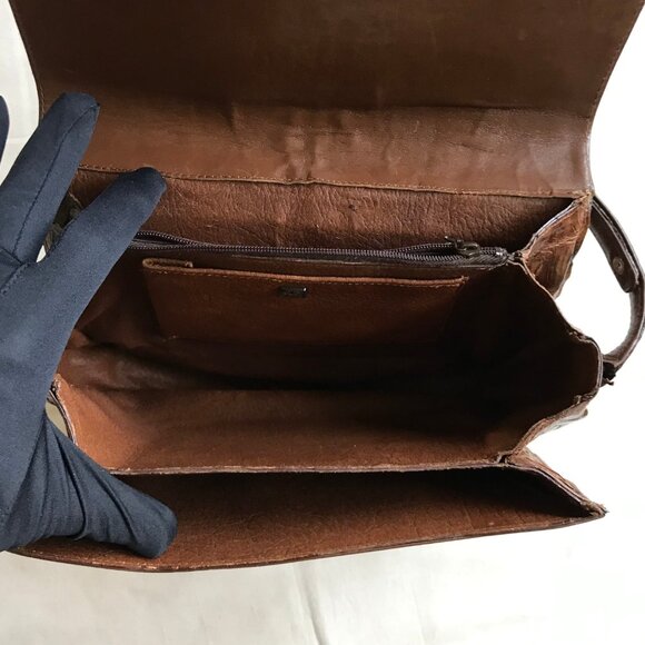 IRV Crocodile Vintage Leather Bag with Adjustable Strap - Picture 9 of 15